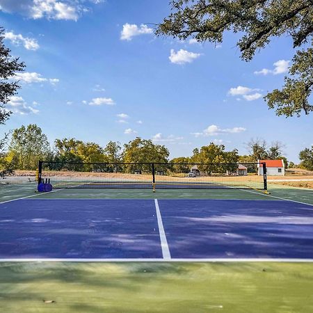 Container Home With Rooftop Views And Pickleball-Pecan Grove Bellmead Esterno foto
