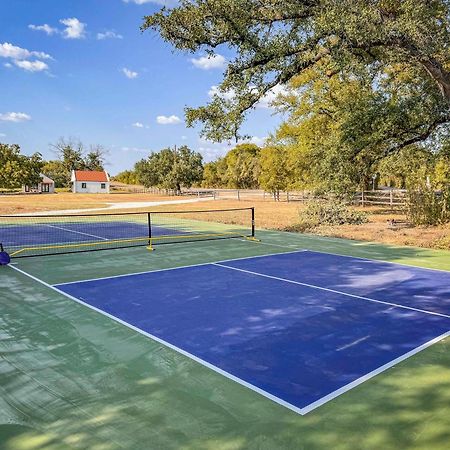 Container Home With Rooftop Views And Pickleball-Pecan Grove Bellmead Esterno foto