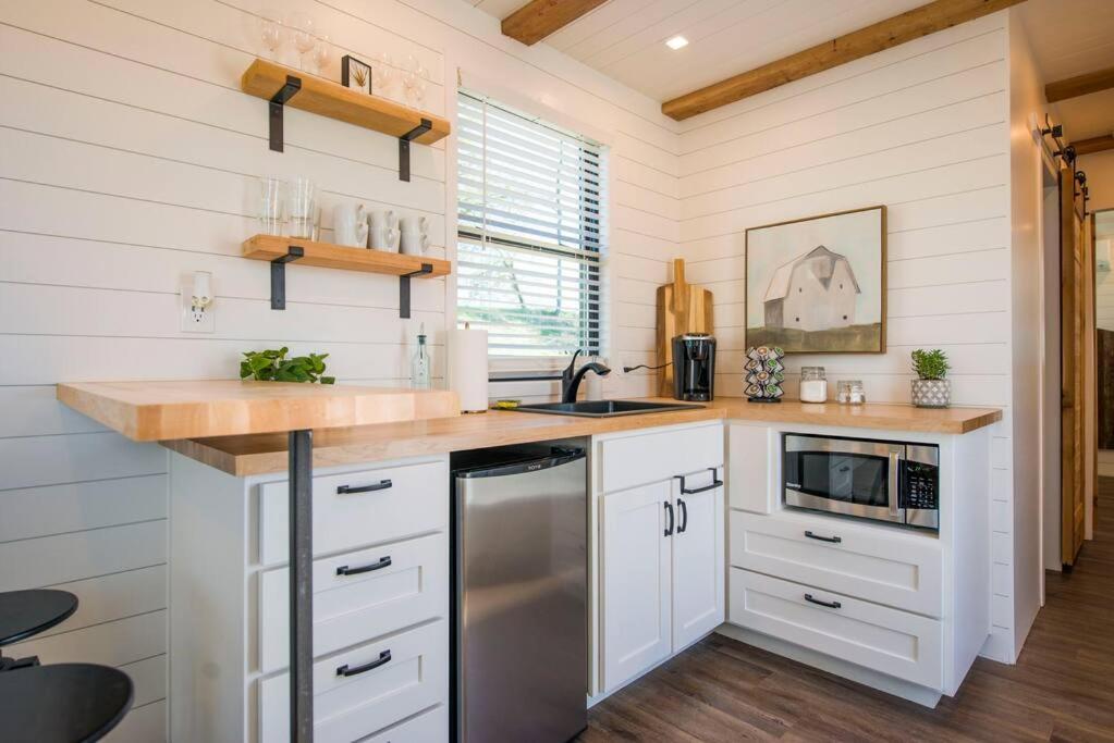 Container Home With Rooftop Views And Pickleball-Pecan Grove Bellmead Esterno foto