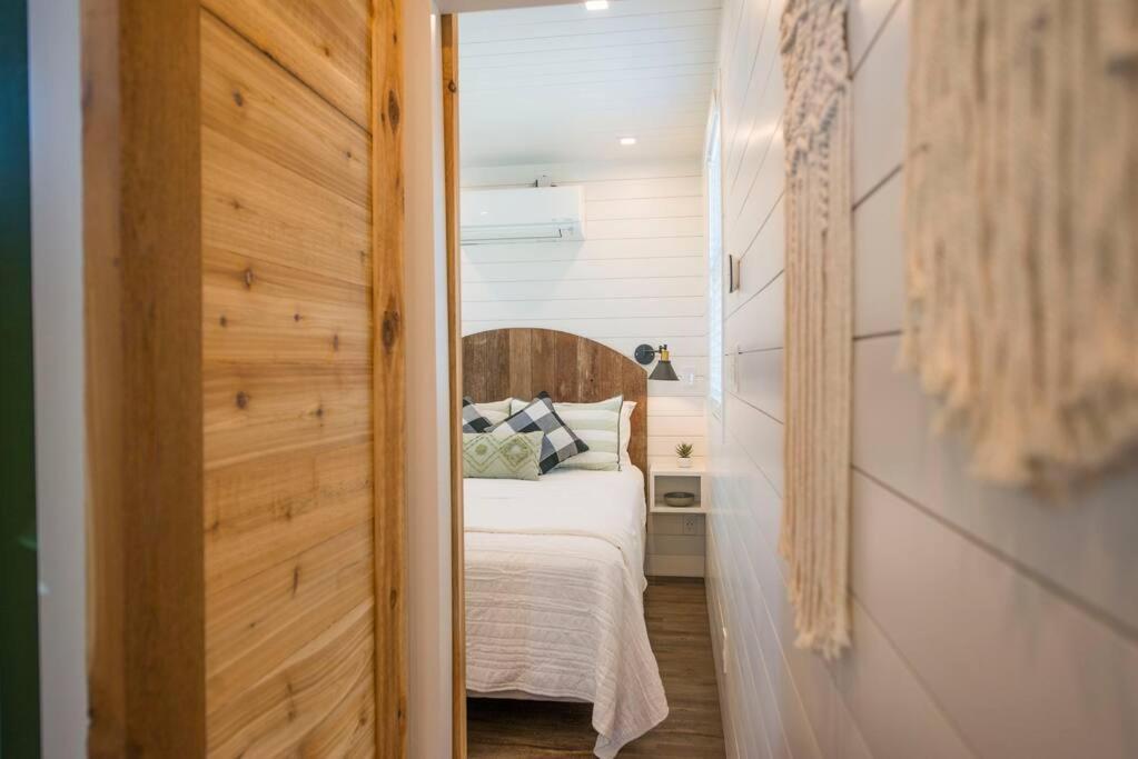 Container Home With Rooftop Views And Pickleball-Pecan Grove Bellmead Esterno foto
