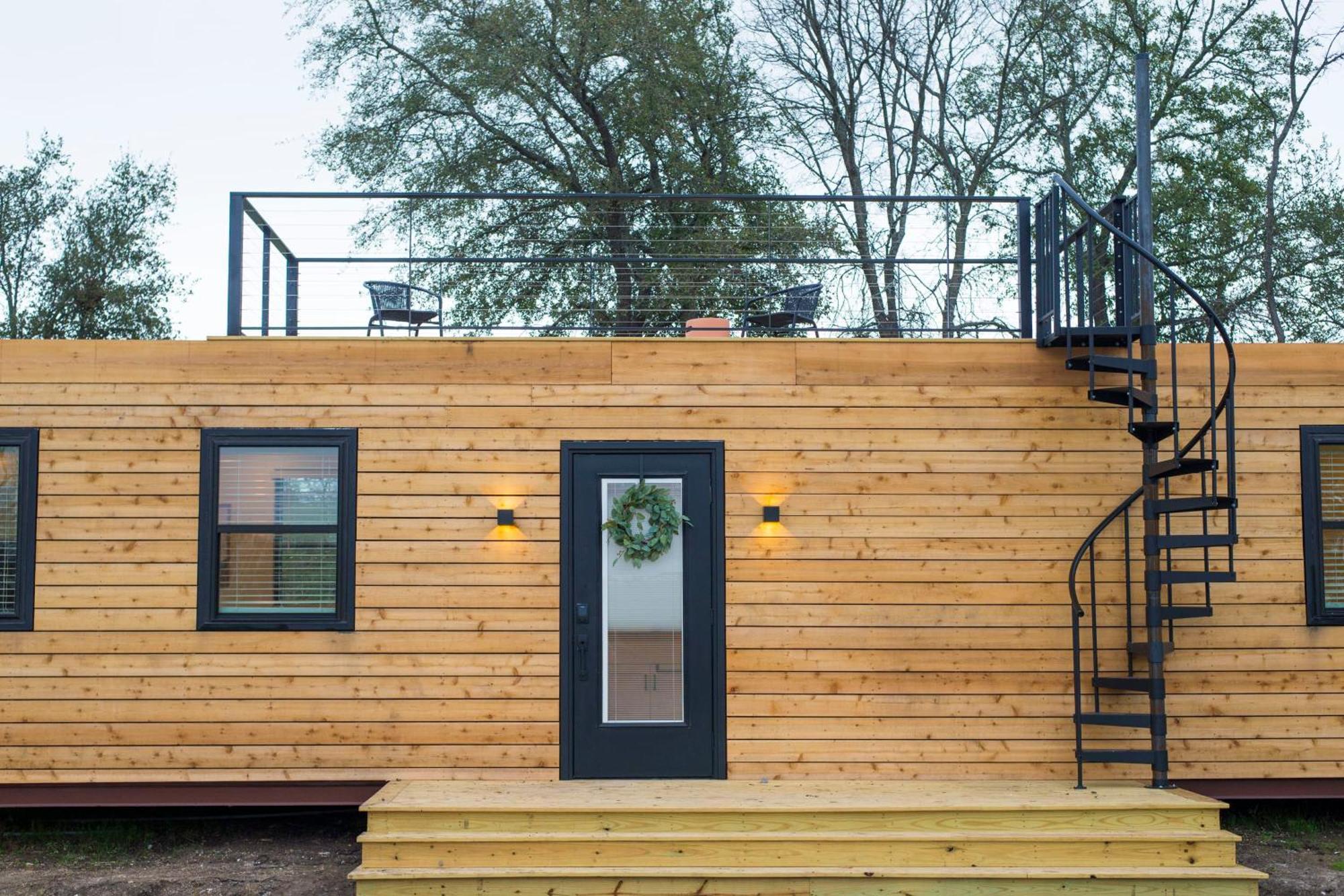 Container Home With Rooftop Views And Pickleball-Pecan Grove Bellmead Esterno foto