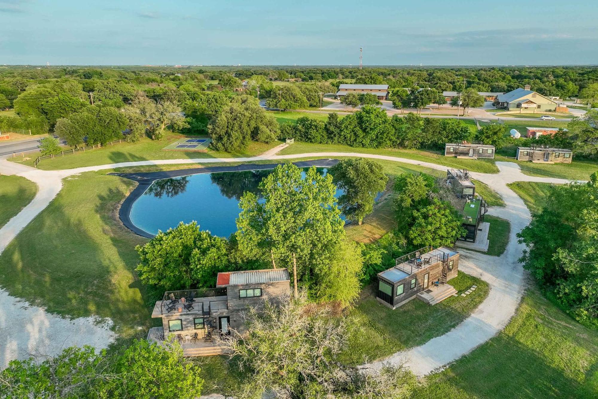 Container Home With Rooftop Views And Pickleball-Pecan Grove Bellmead Esterno foto